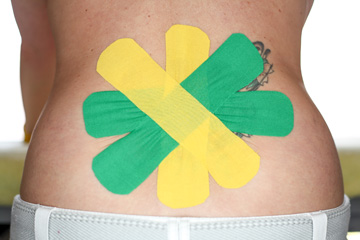 Kinesio Tape am Rücken